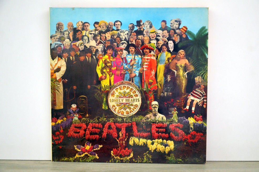 Beatles - Sgt. Pepper's Lonely Hearts Club Band (Gatefold, Inlay) (1967)