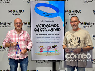 Vélez-Málaga amplía el equipamiento de seguridad en playas con pulseras identificativas para niños y niñas