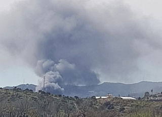 ÚLTIMA HORA | Incendio en el polígono de Cajiz afecta al menos a cuatro naves