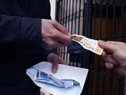 Estafan 8.000 euros a una mujer en Torre del Mar mediante el timo del 'tocomocho'