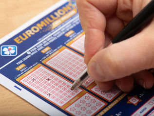 El Euromillón deja en Torre del Mar un premio de 243.253 euros en el sorteo de hoy viernes