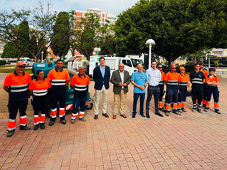 Torre del Mar aumenta los efectivos de limpieza este verano e incorpora nueva maquinaria