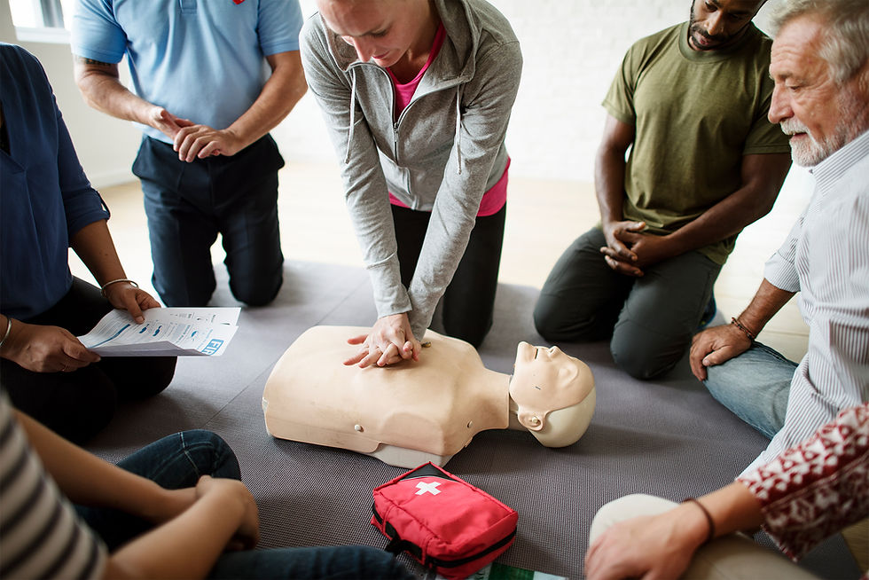 groupe-personnes-diverses-dans-classe-formation-cpr.jpg
