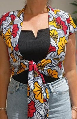 haut avec attache fleur de mariage rouge et jaune 100% en coton