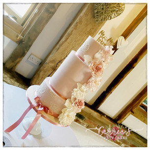 dusky pink wedding cake