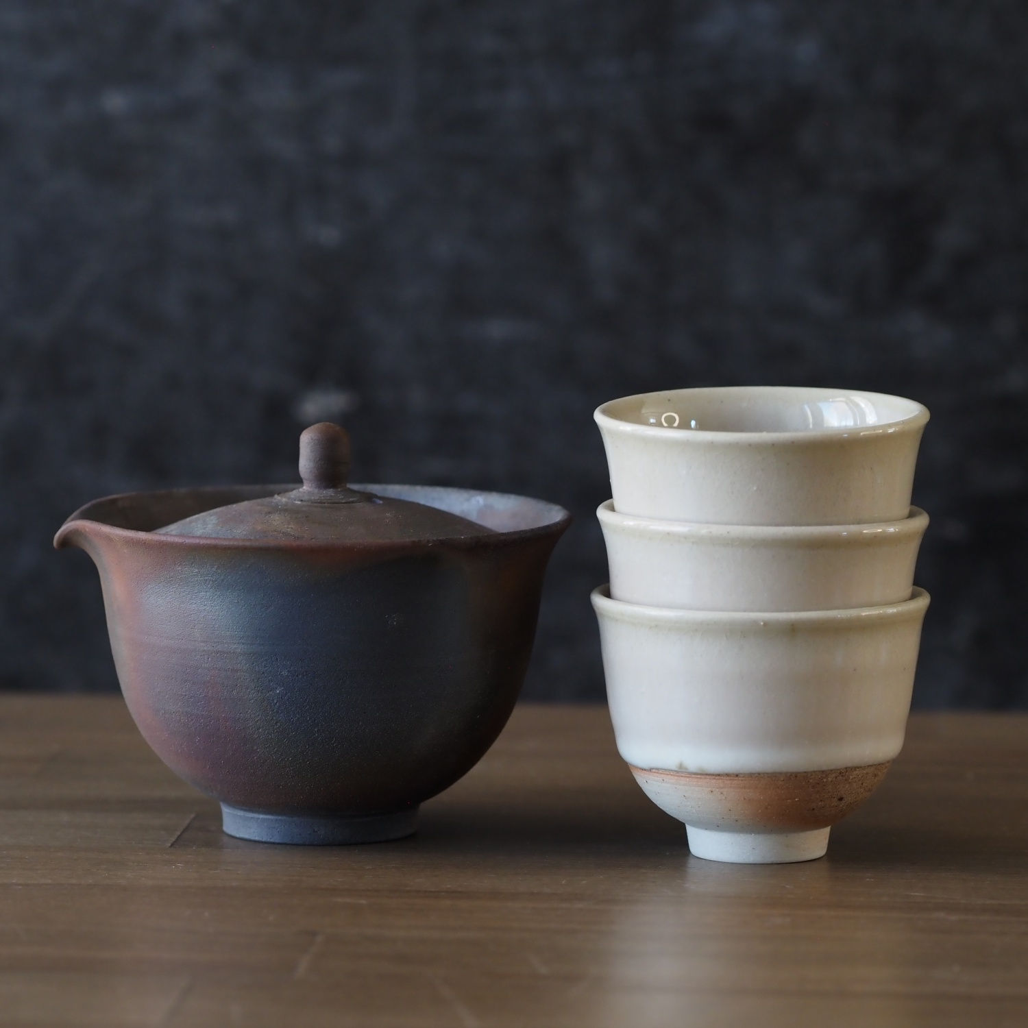 Dark Shiboridashi with Three Small Cups