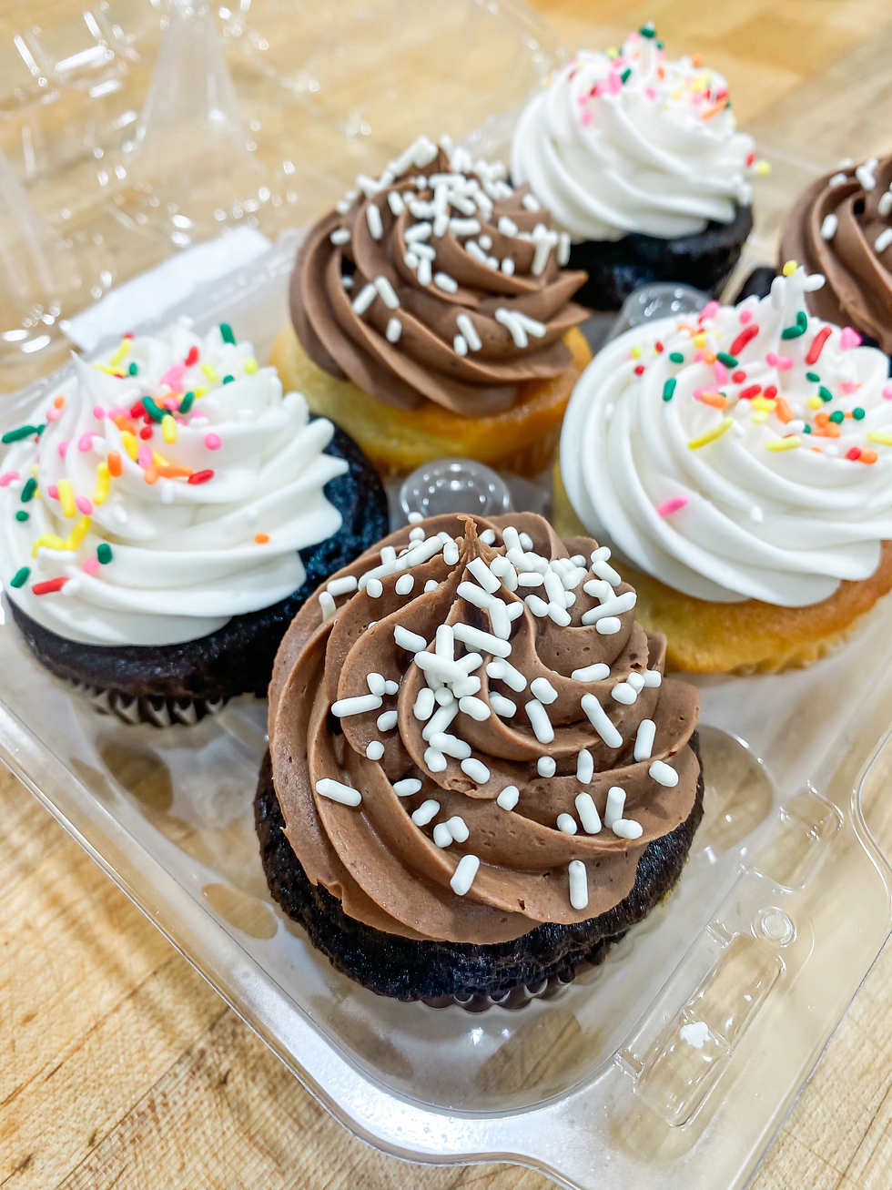 Thumbnail: 6 Pack of Assorted Cupcakes