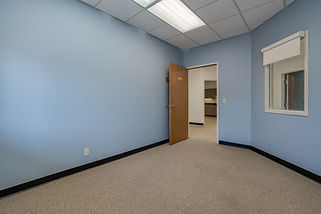 Professional_office_workspace_in…_2K_202608241753.jpeg