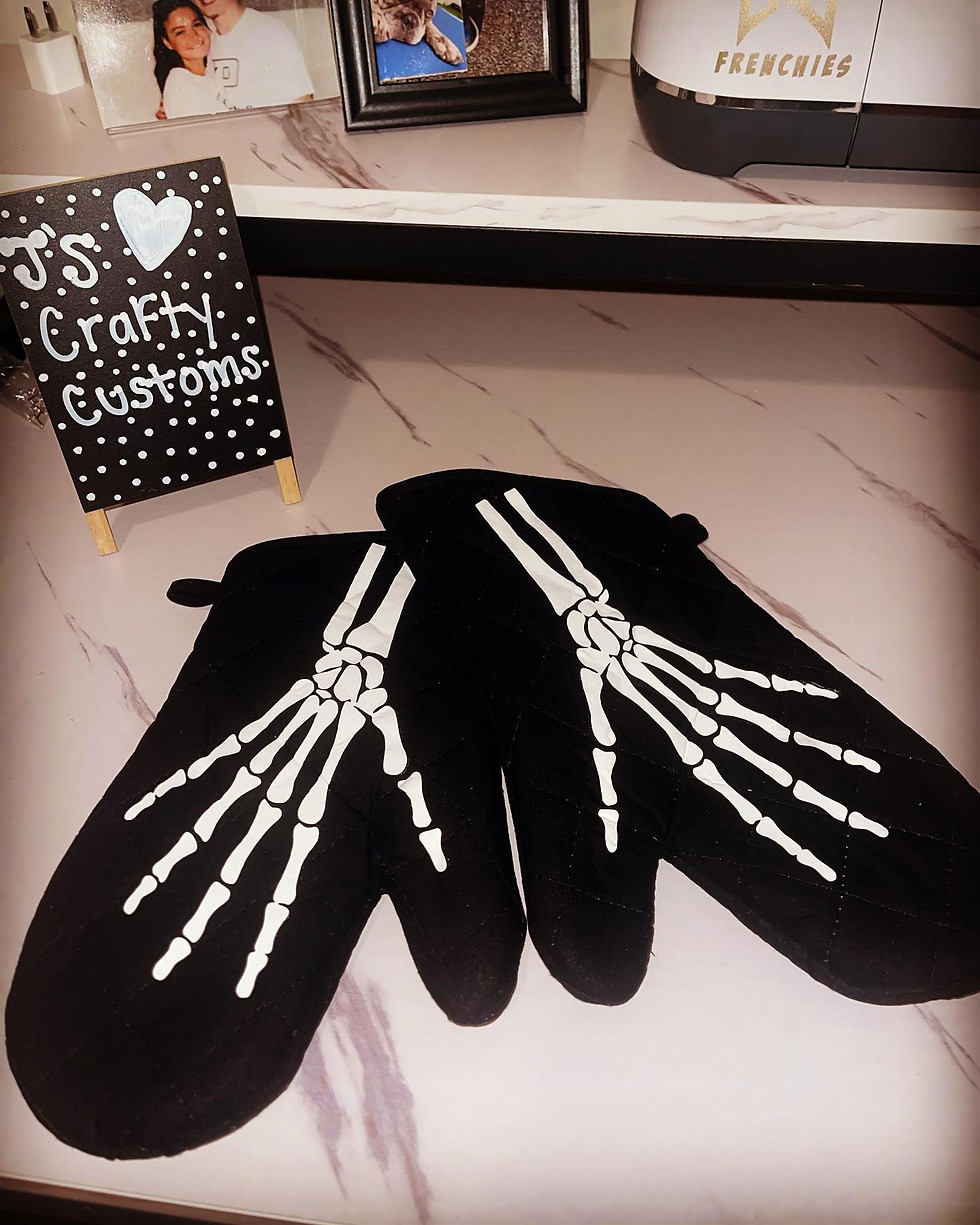 Thumbnail: Halloween Pot Holders & Mittens