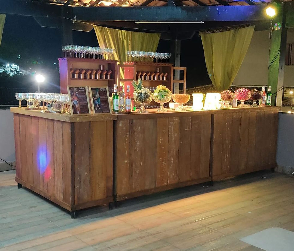 R$ 210 und / Bar madeira 1,65 x 0,58 / altura 1,13 m