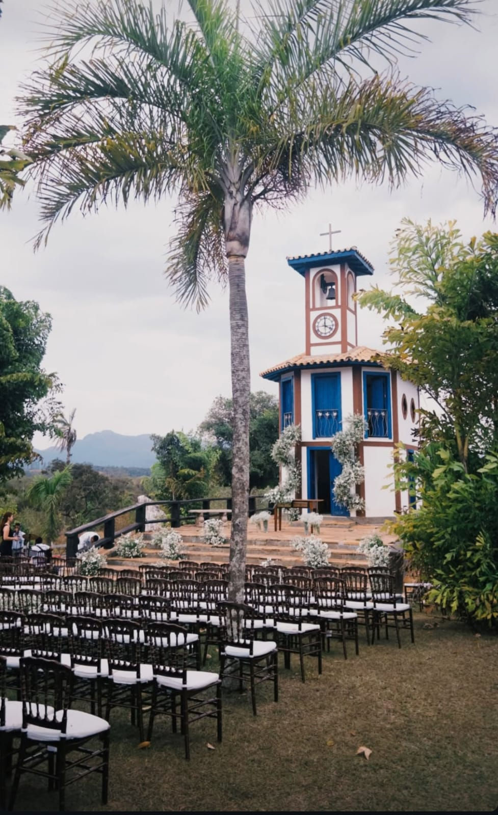 R$ 12,80 / Cadeira Dior Marrom Perolisada