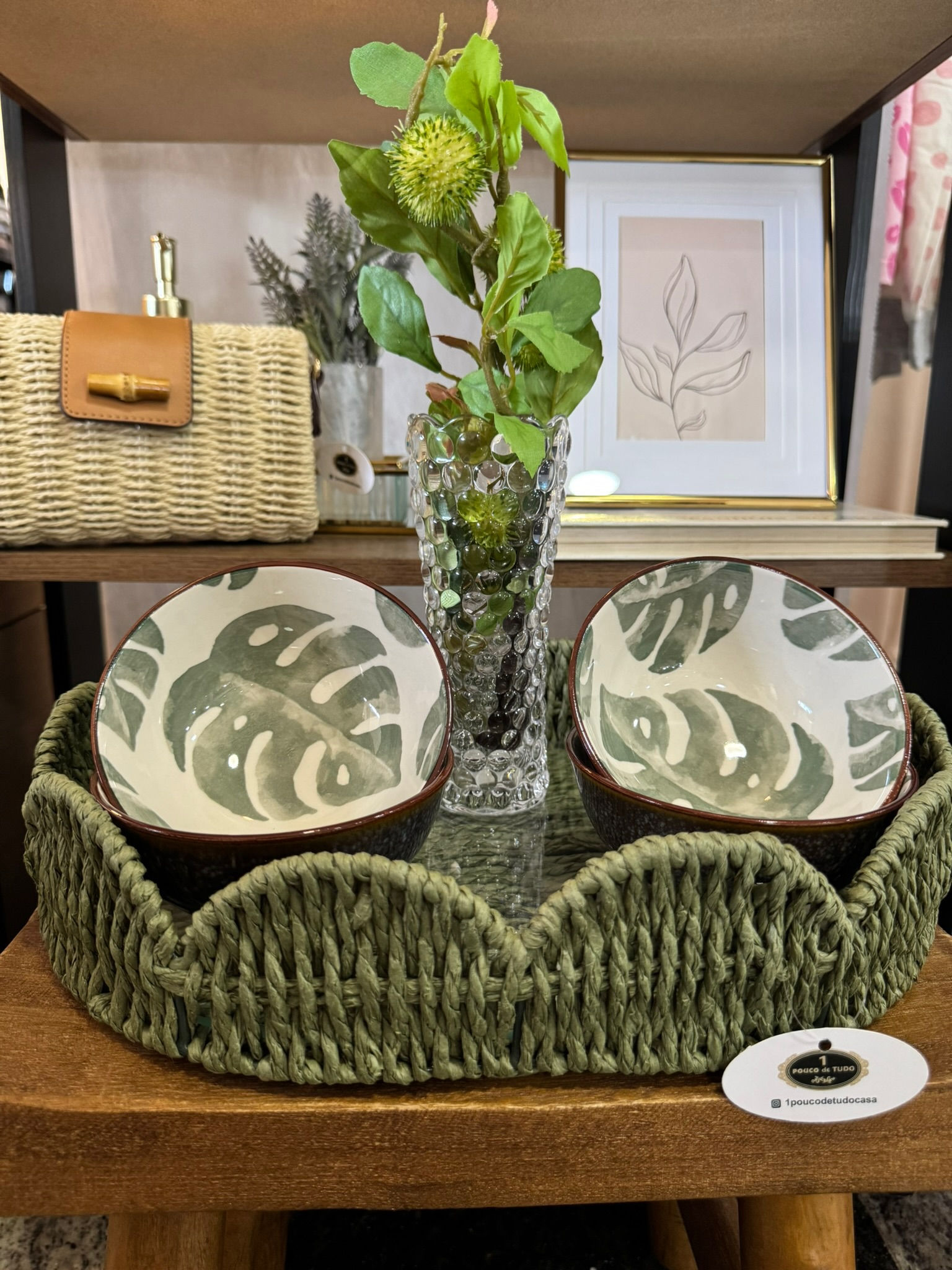 BANDEJA OVAL EM PALHA COM VIDRO G