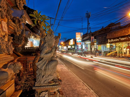 Beyond the Sunset: 8 Enchanting Things to Do in Ubud at Night (A Local Guide 2025)