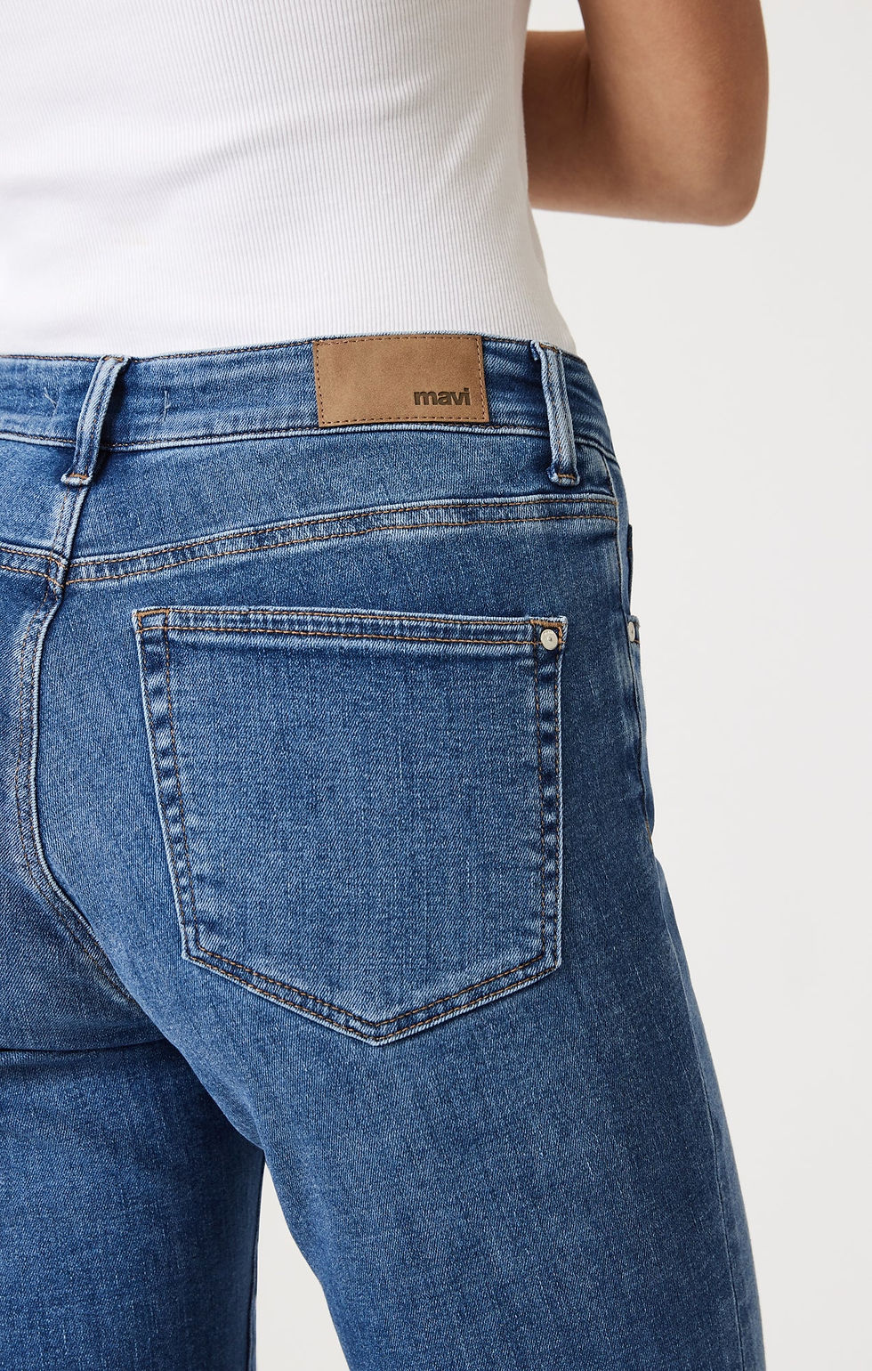 Thumbnail: MAVI | Kathleen Slim Boyfriend Jeans | High Rise