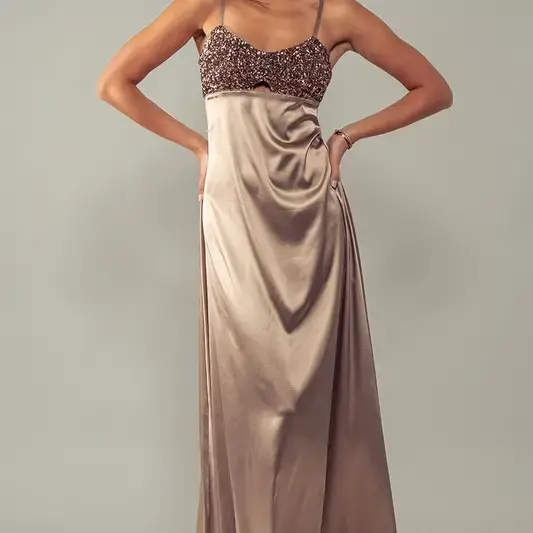 Thumbnail: Relaxed Elegance Cutout Maxi Dress