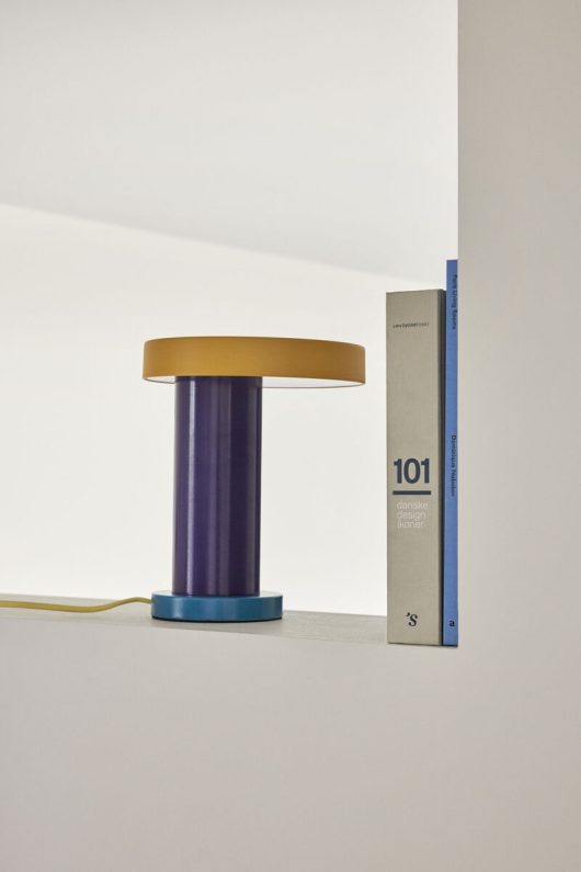 Lampe à poser jaune violet — détail 4