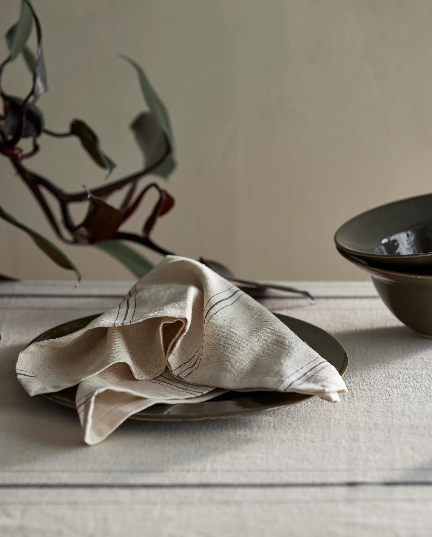 Lot de 4 serviettes sable avec détails gris