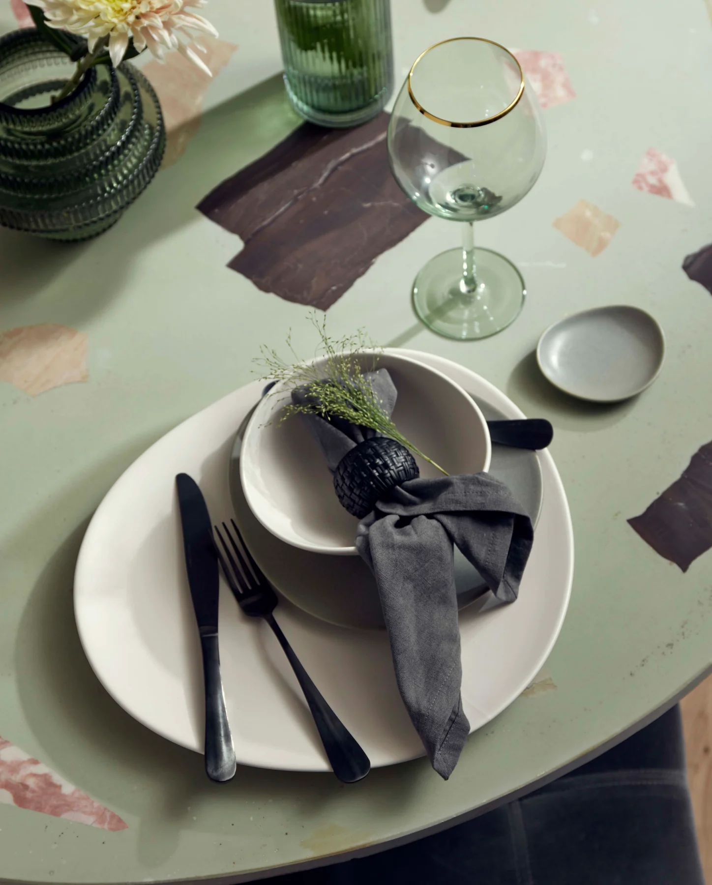 Lot de 4 serviettes de table avec ourlet gris anthracite