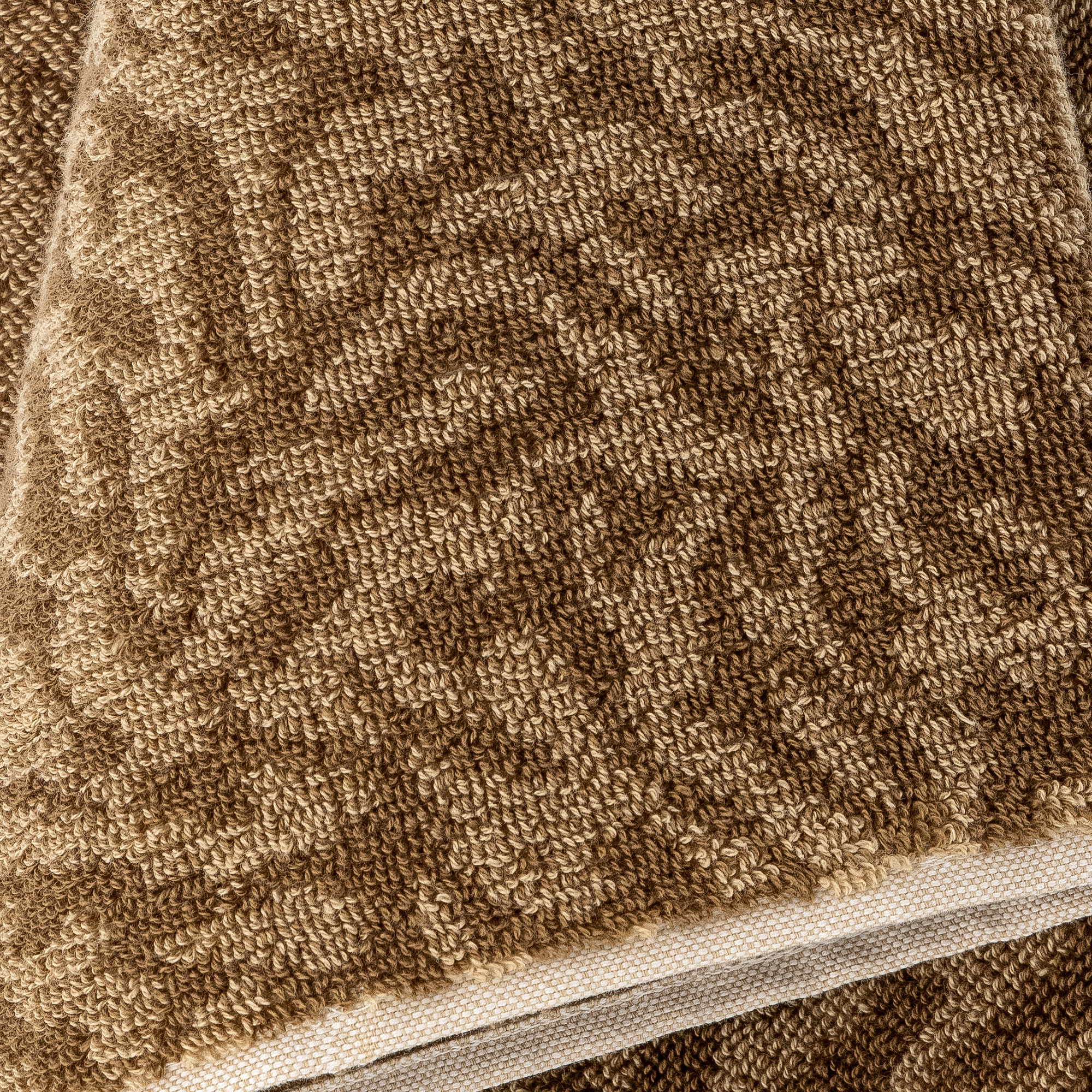 Serviette de bain marron à motifs