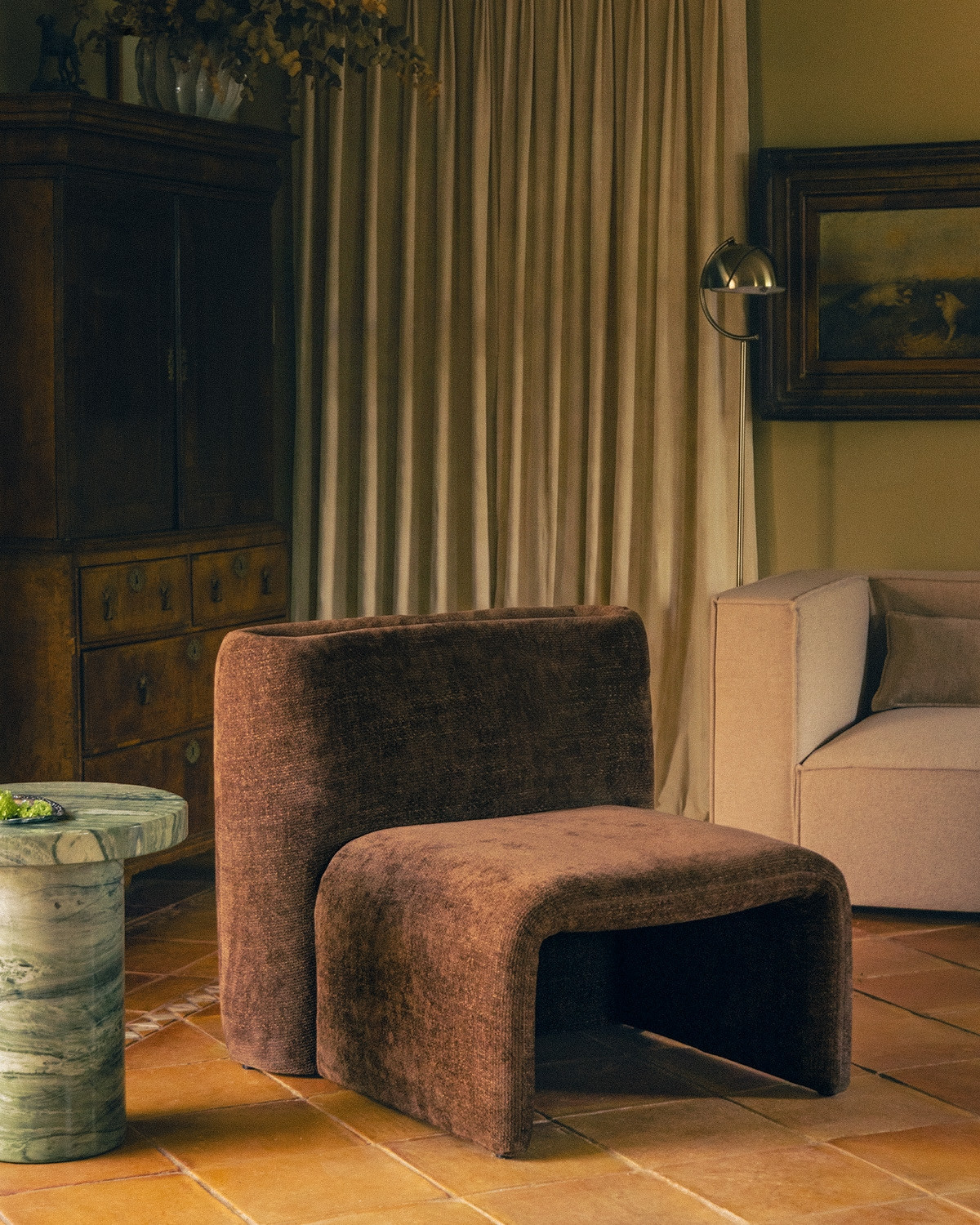 Fauteuil Misha en bois et tissu — Marron Chocolat