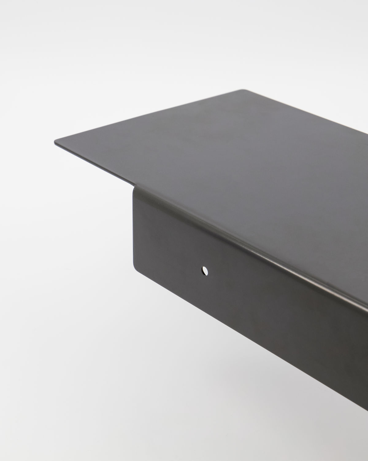 Étagère murale en acier noir — détail 3