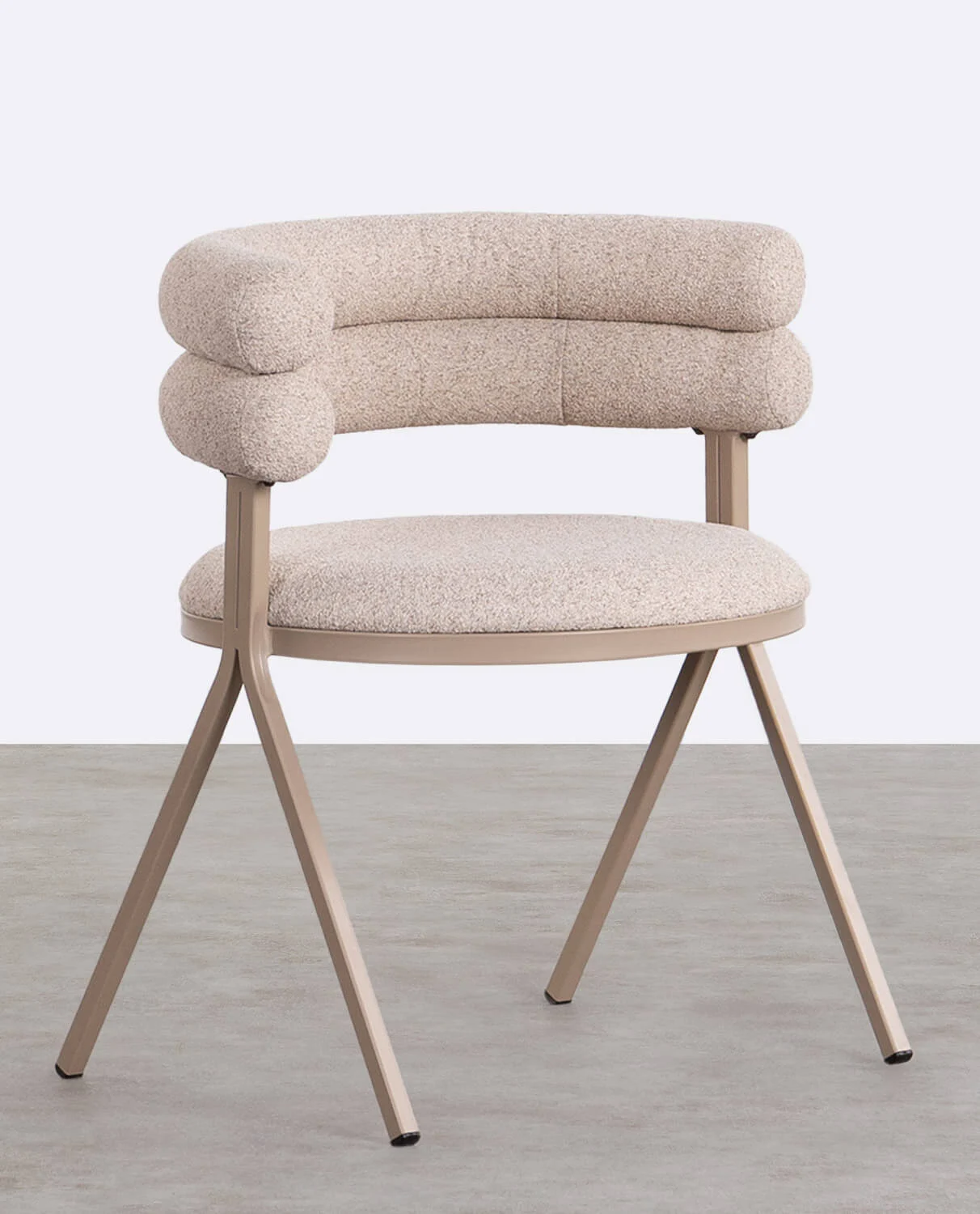 Chaise de salle à manger arrondie en métal et tissu beige — détail 3