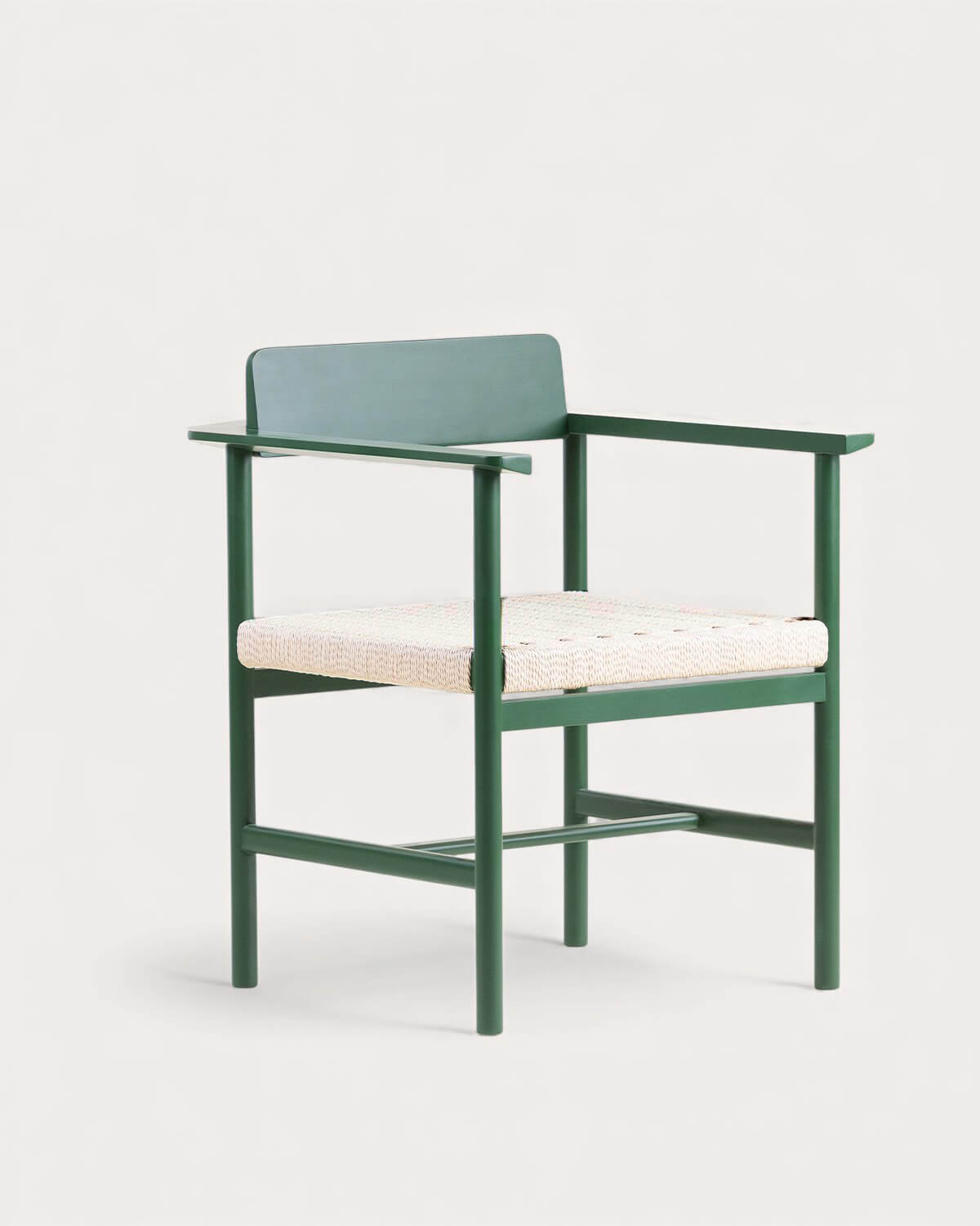 Chaise avec accoudoirs en bois et rotin Paula — Coloris au choix