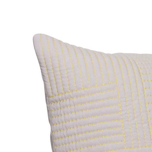 Coussin Sable/Jaune avec détails matelassés — détail 3
