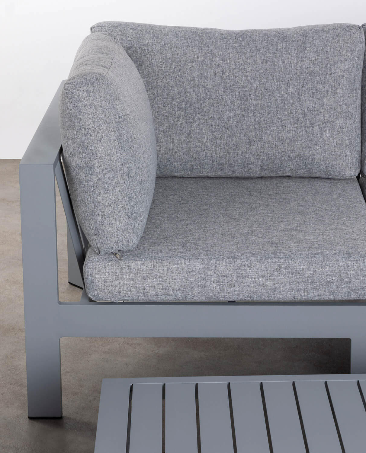 Salon de jardin en aluminium et tissu gris — détail 6