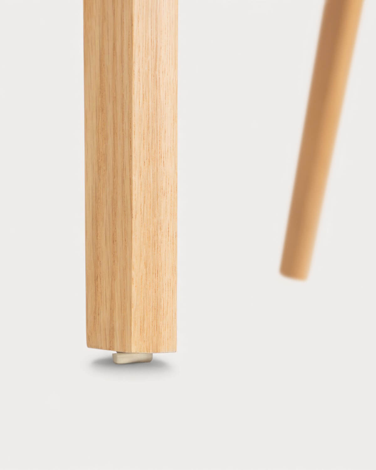 Chaise en chêne avec accoudoirs Laly - Plusieurs coloris — détail 3