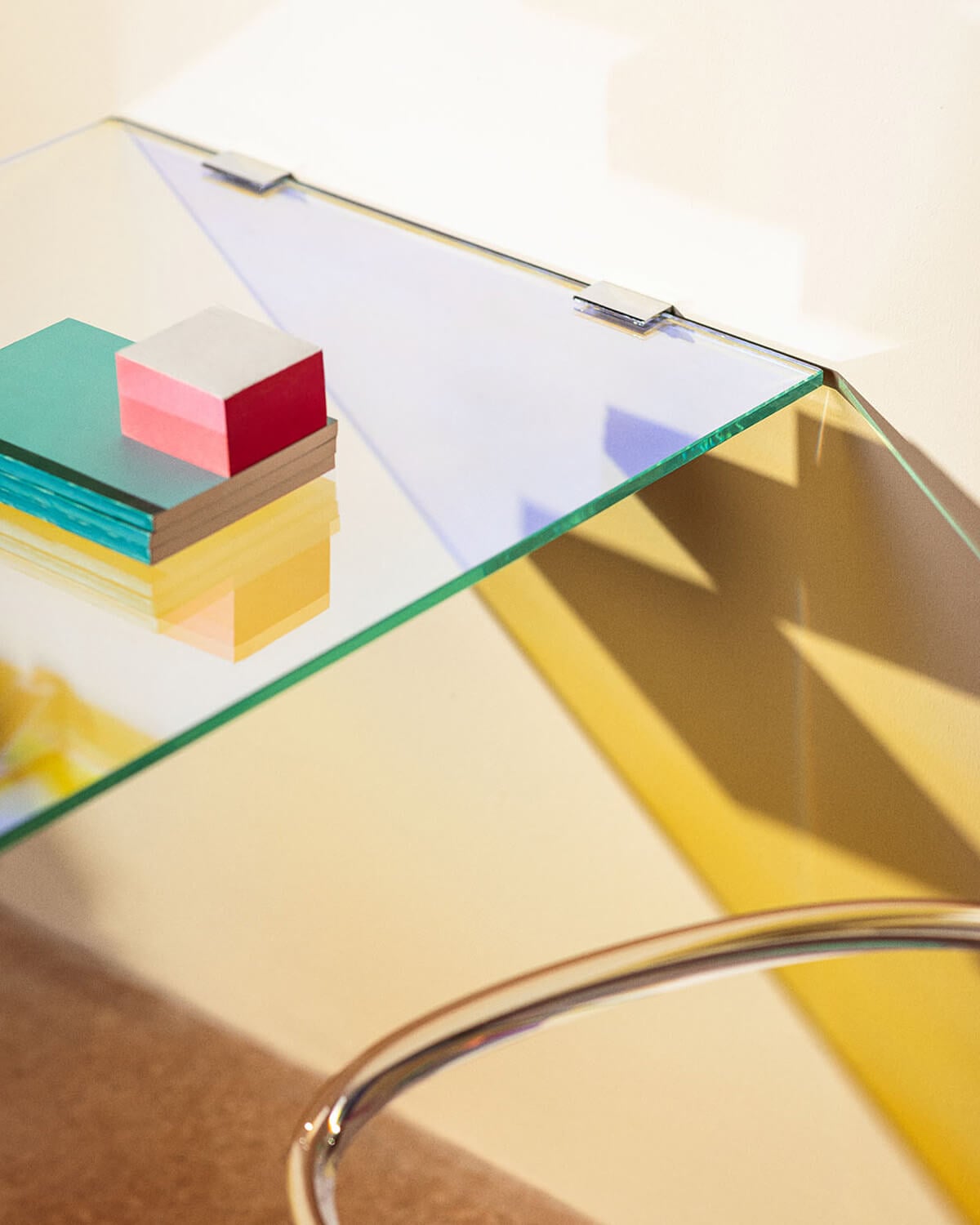 Bureau rectangulaire 120x60 cm en verre trempé Iris — détail 3