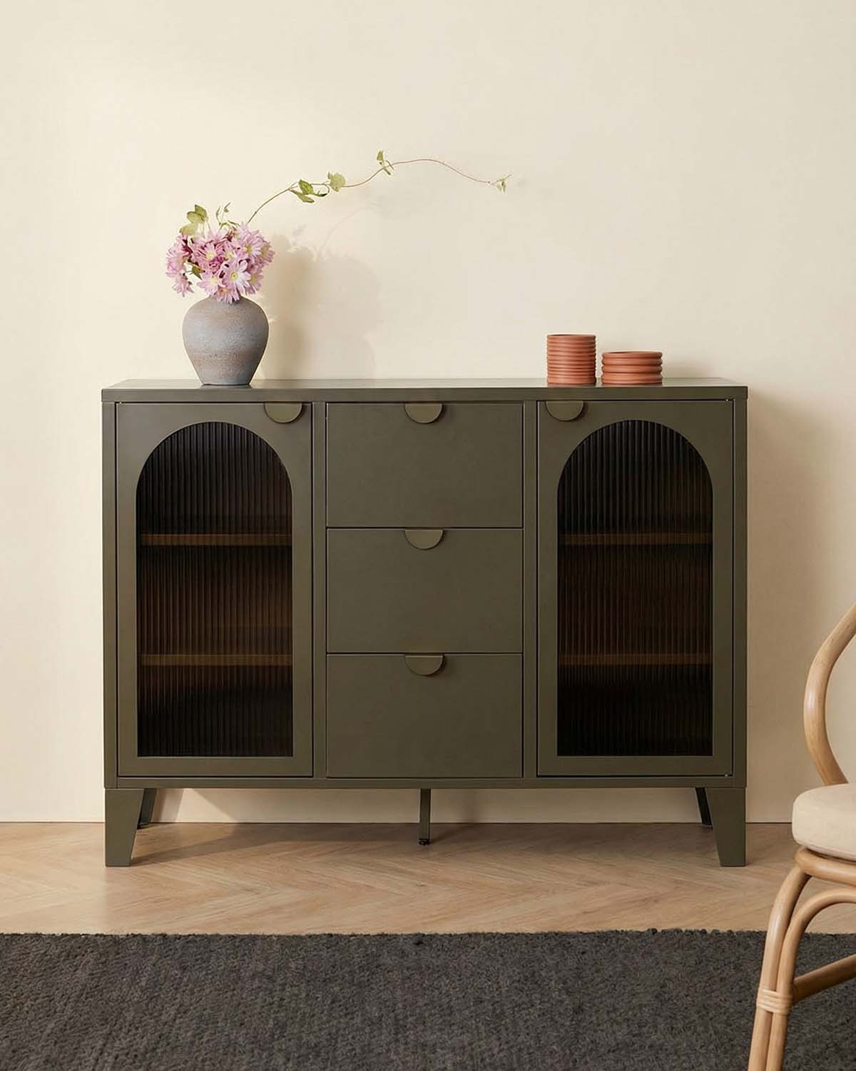 Buffet Andrius 120x35 cm en acier et verre — Vert Nori