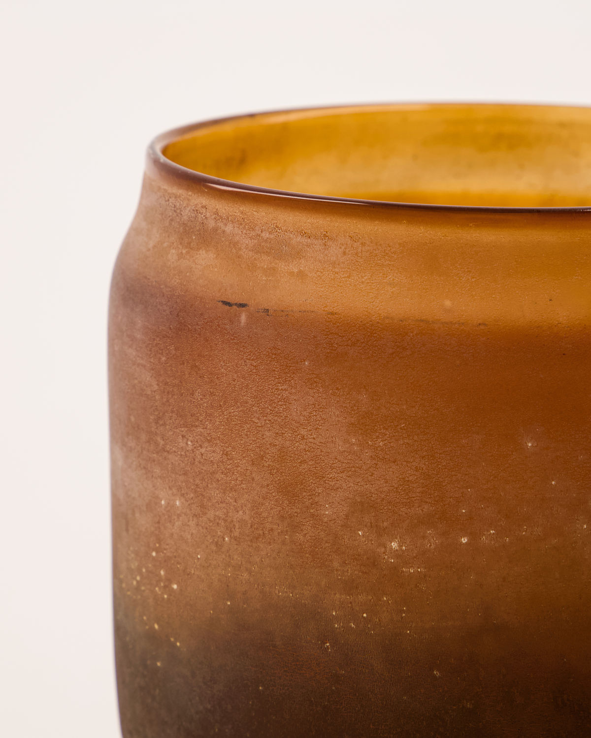 Photophore fait main en verre marron mat — détail 5