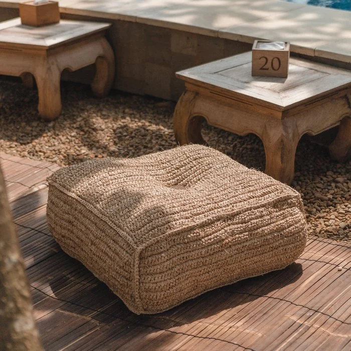 Pouf carré en Raphia