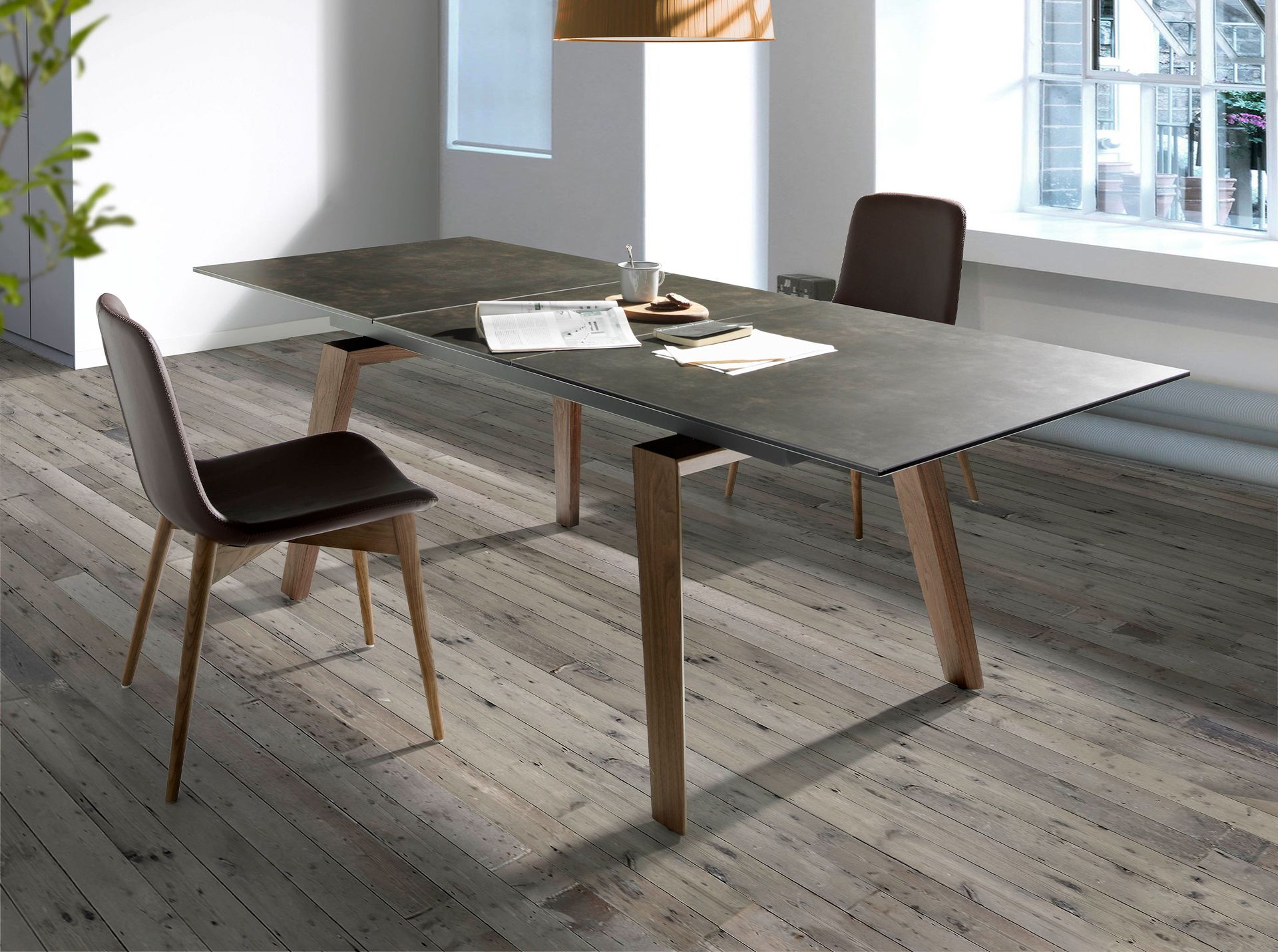 Table à manger extensible rectangulaire marbre porcelaine et noyer — détail 3