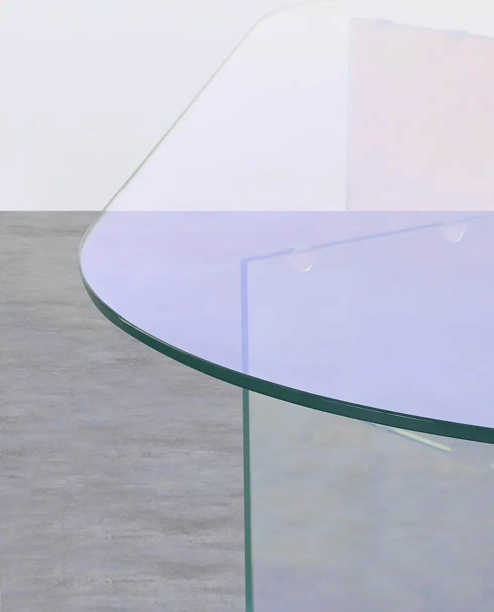 Thumbnail: Table de salle à manger ovale irisé en verre trempé