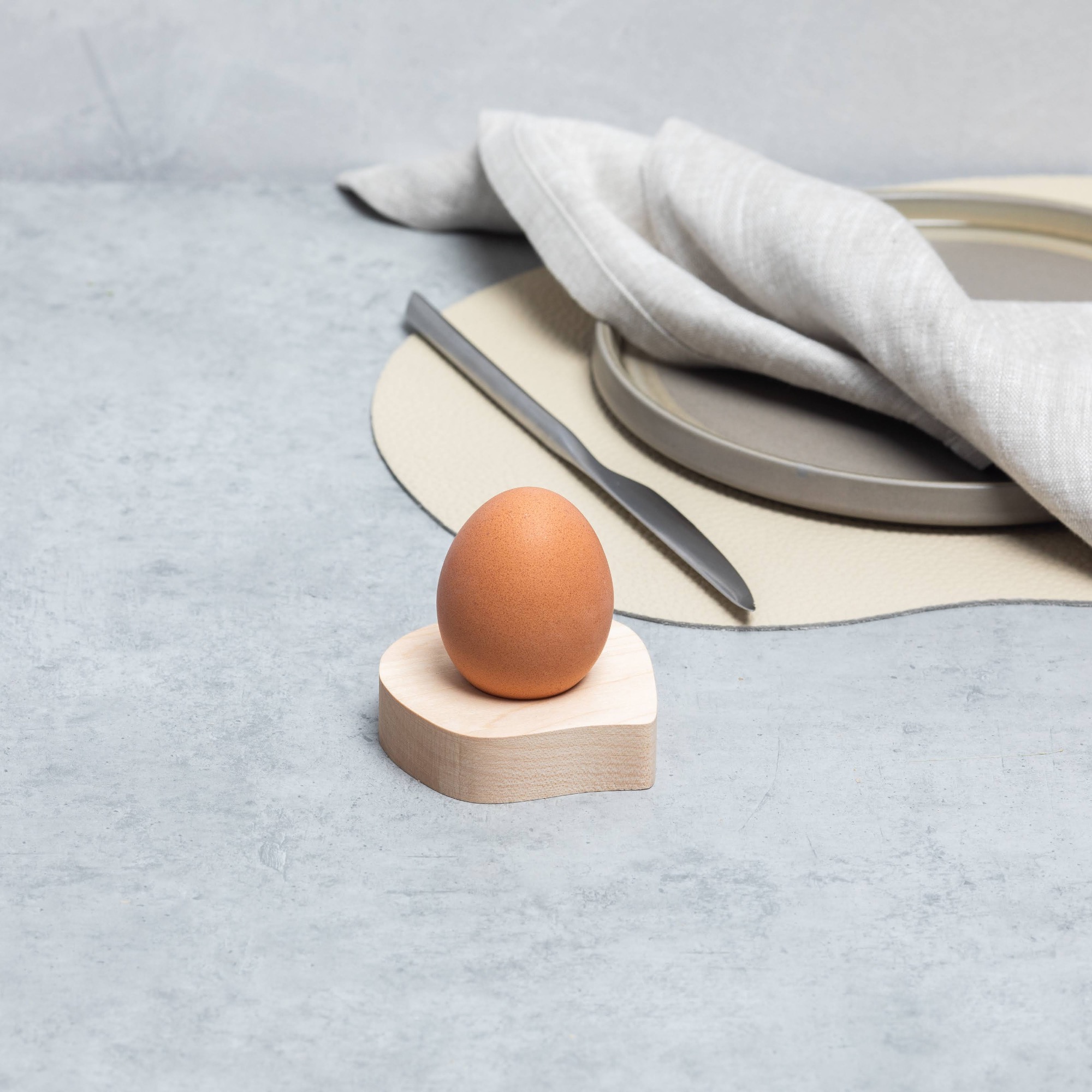 Coquetier en bois de frêne