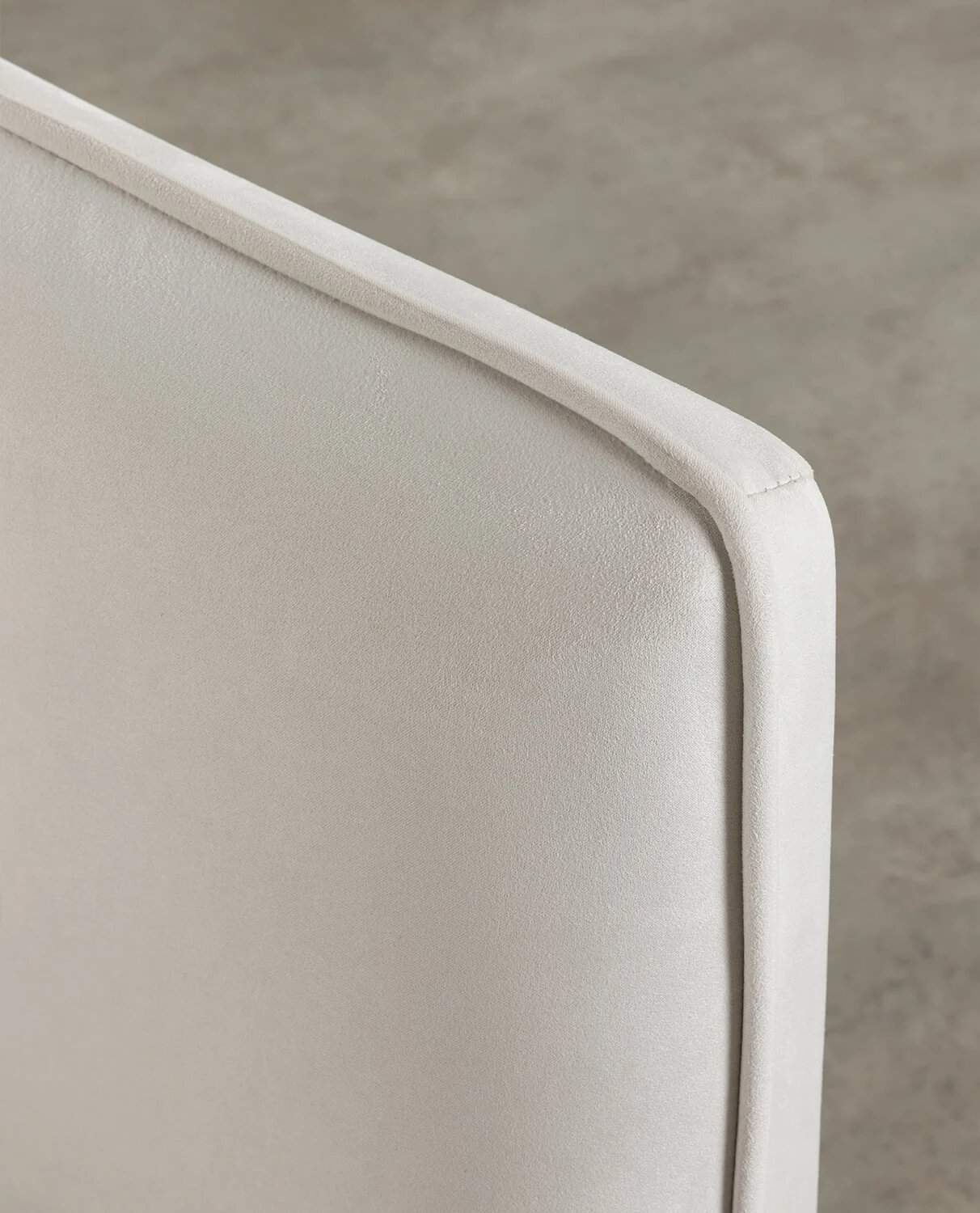 Fauteuil pivotant en tissu doux blanc — détail 6