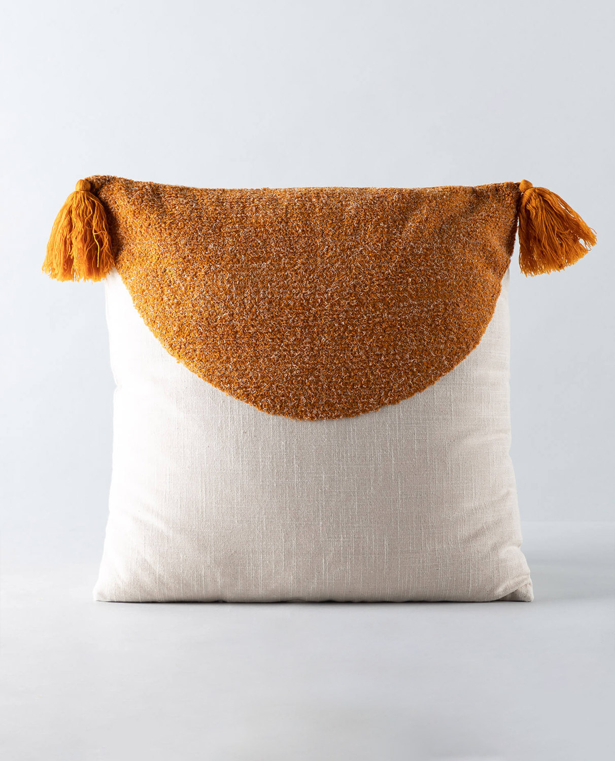 Coussin carré en coton et polyester à franges — détail 4