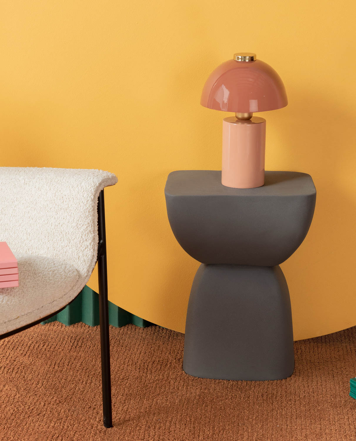 Table d'appoint en métal gris