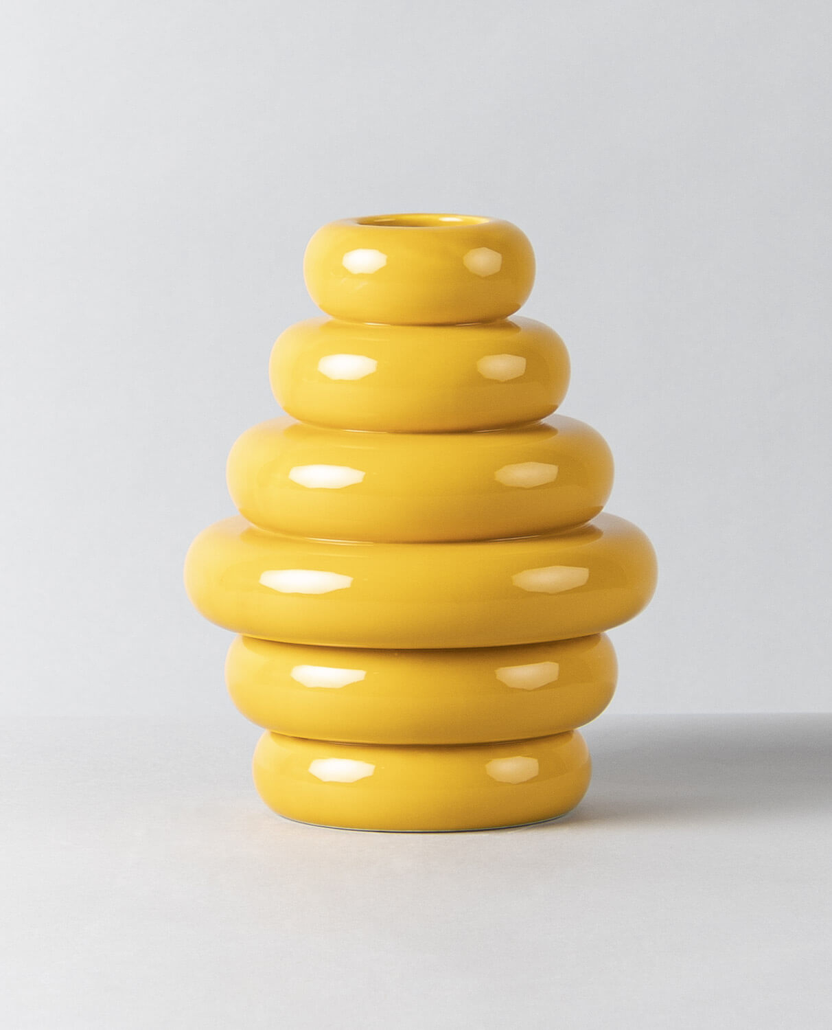 Vase en dolomite jaune