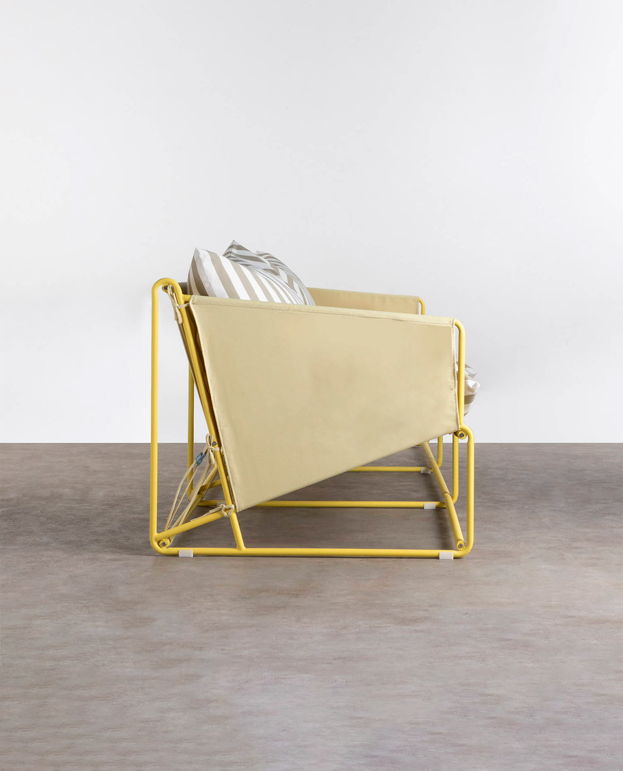 Canapé 3 places en fer et assise en tissu — détail 6