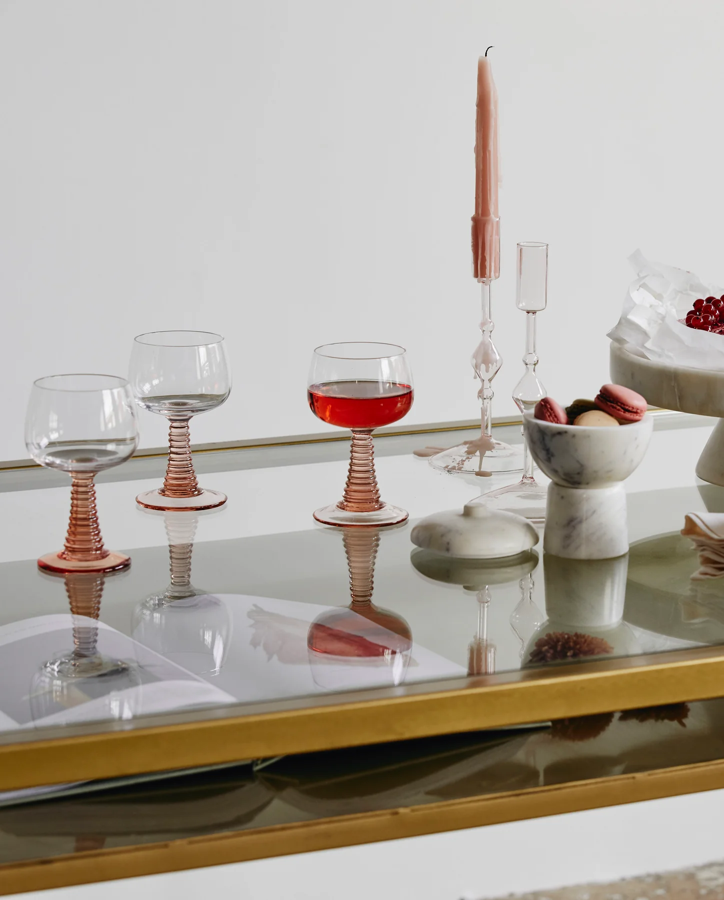 Lot de 4 verres à vin pied rosé