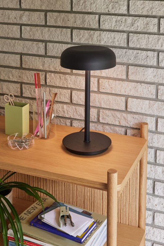 Lampe de table en fer