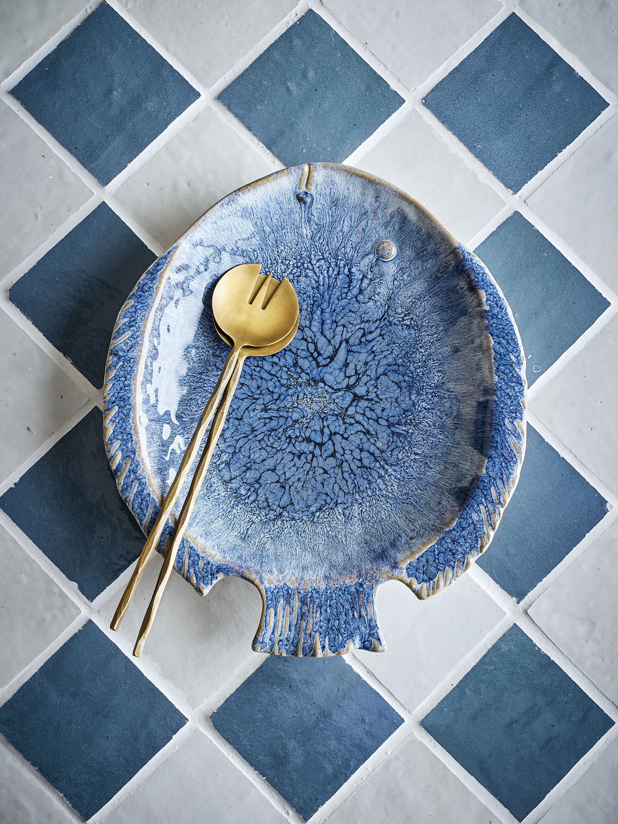 Assiette de service Fae en grès — Coloris bleu
