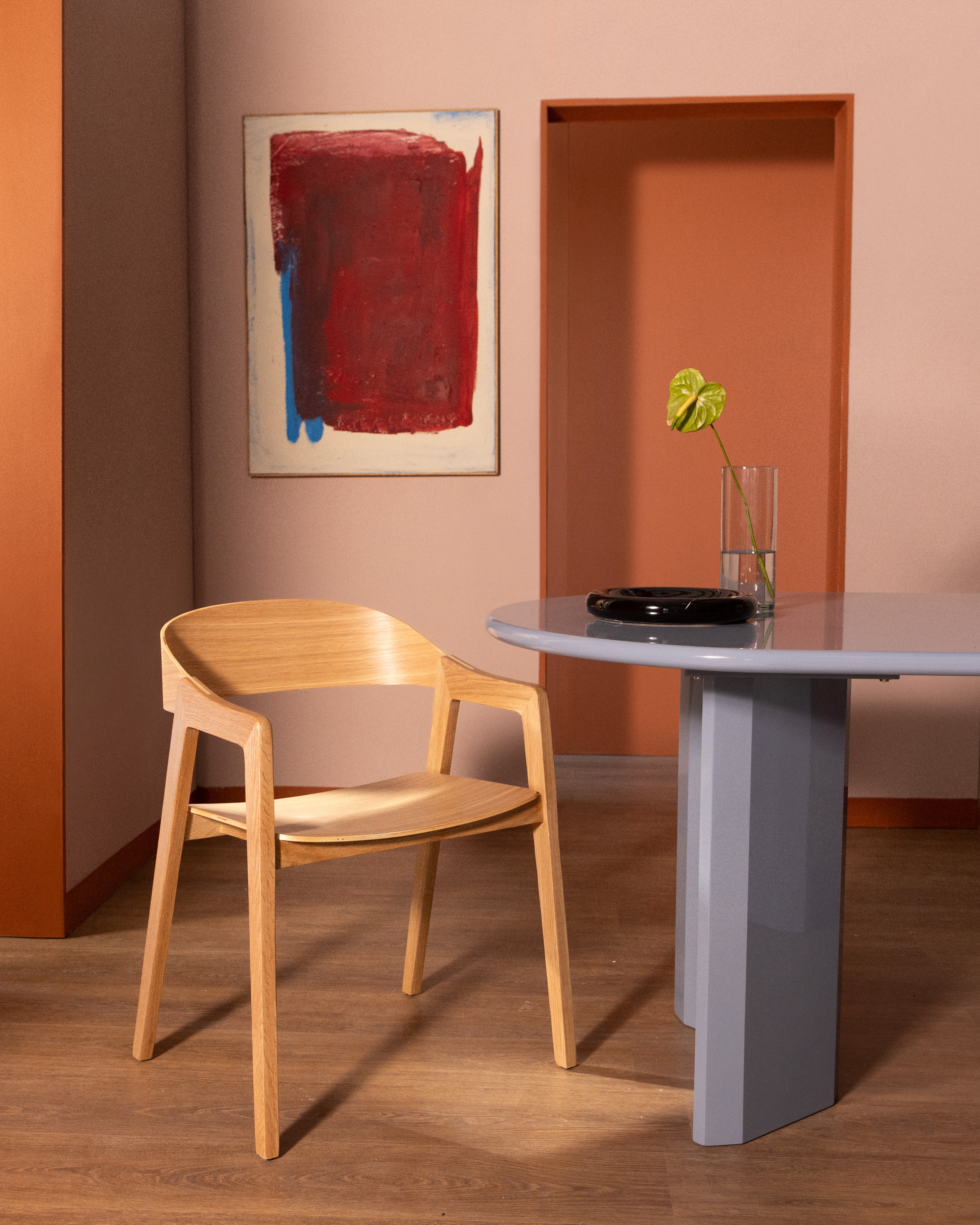 Chaise en chêne avec accoudoirs Laly — Chêne clair