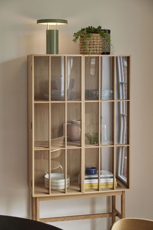 Commode haute en bois de chêne certifié FSC®