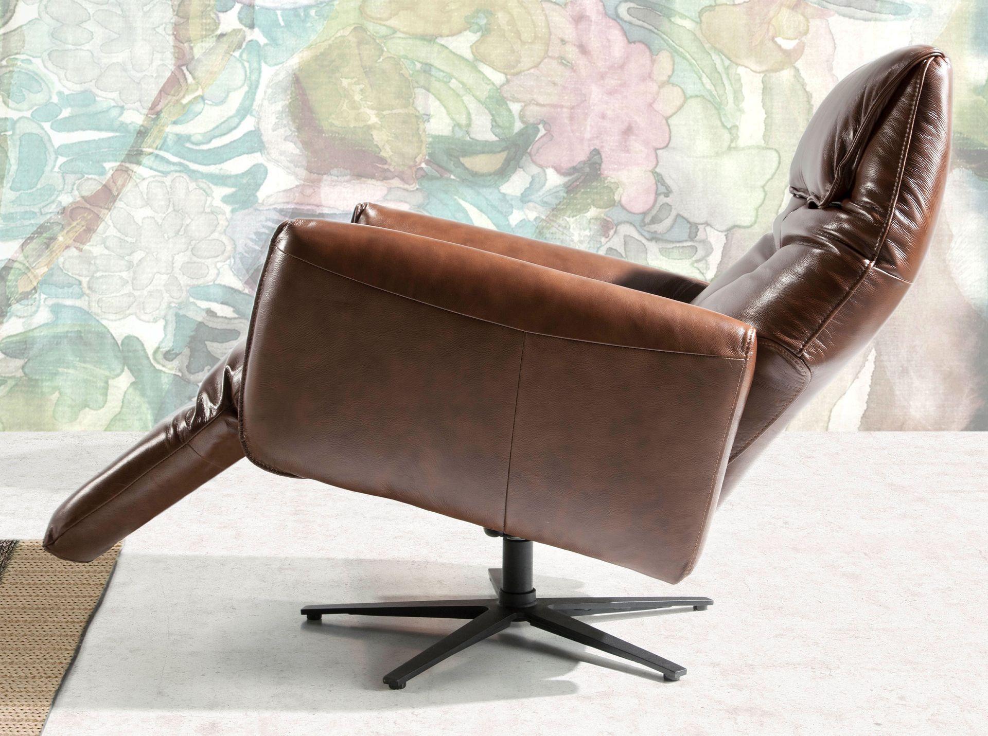Fauteuil pivotant en cuir marron chocolat - Coloris marron et noir — détail 6