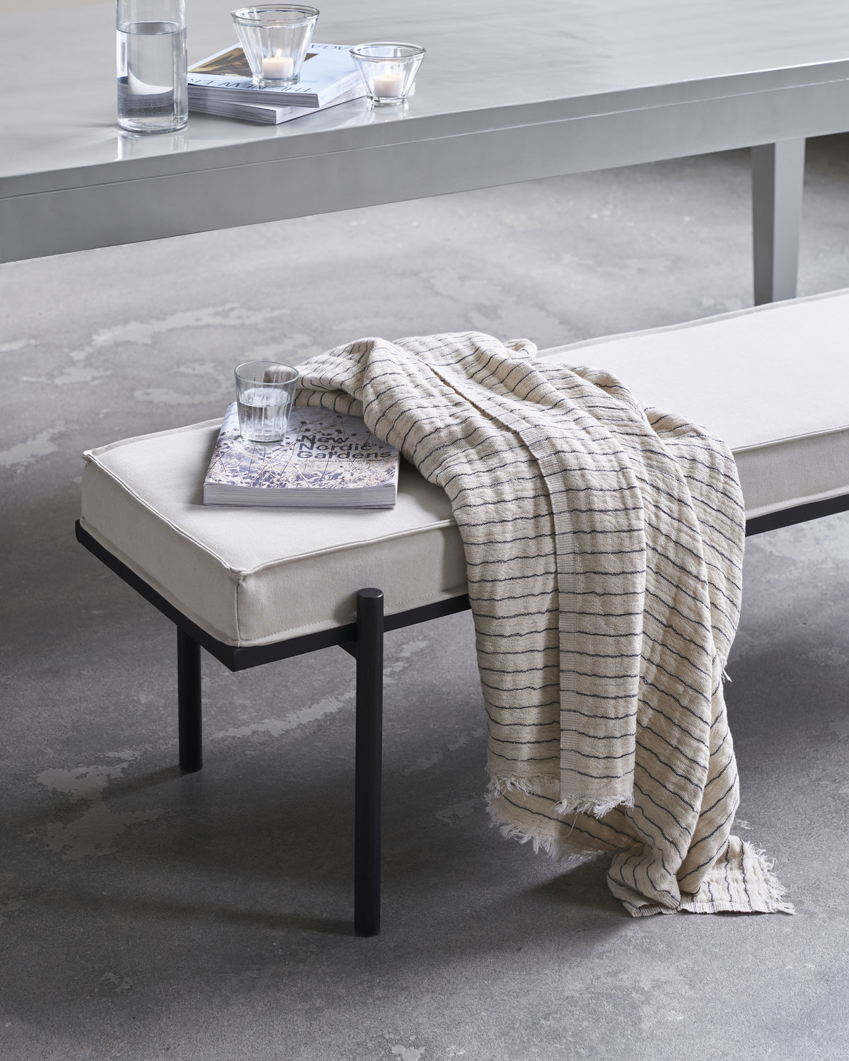Plaid en coton crème avec details gris foncé