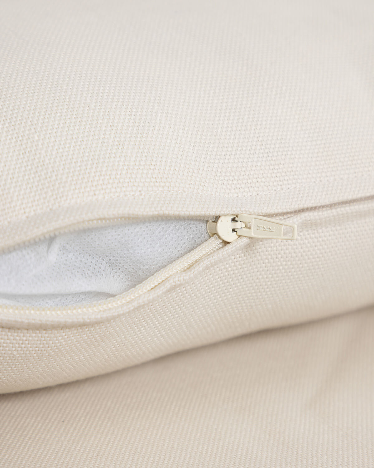 Chaise en acacia avec coussin Loli - Coloris au choix — détail 4